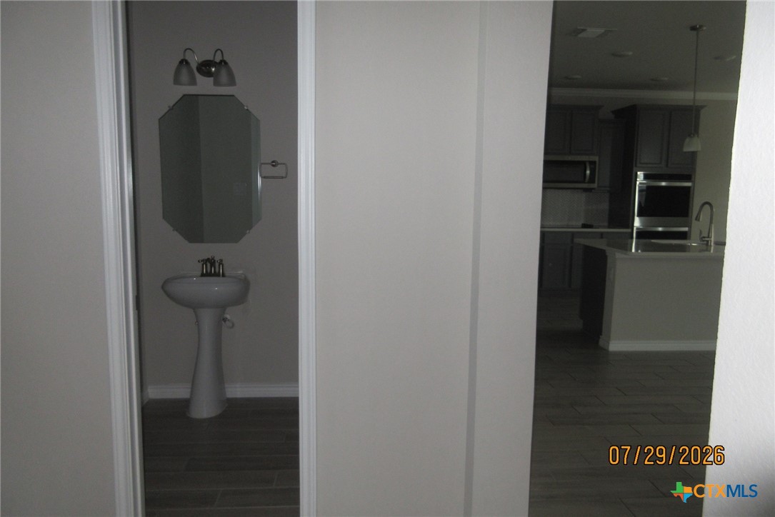 1306 Roma Street Property Photo 10