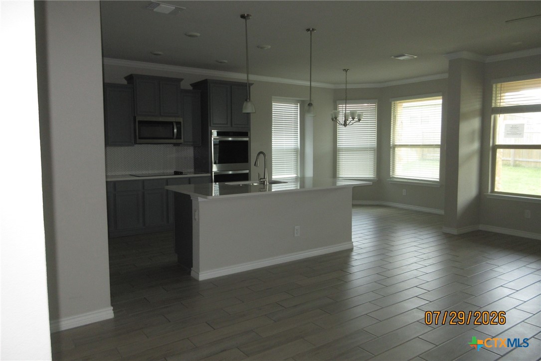 1306 Roma Street Property Photo 11