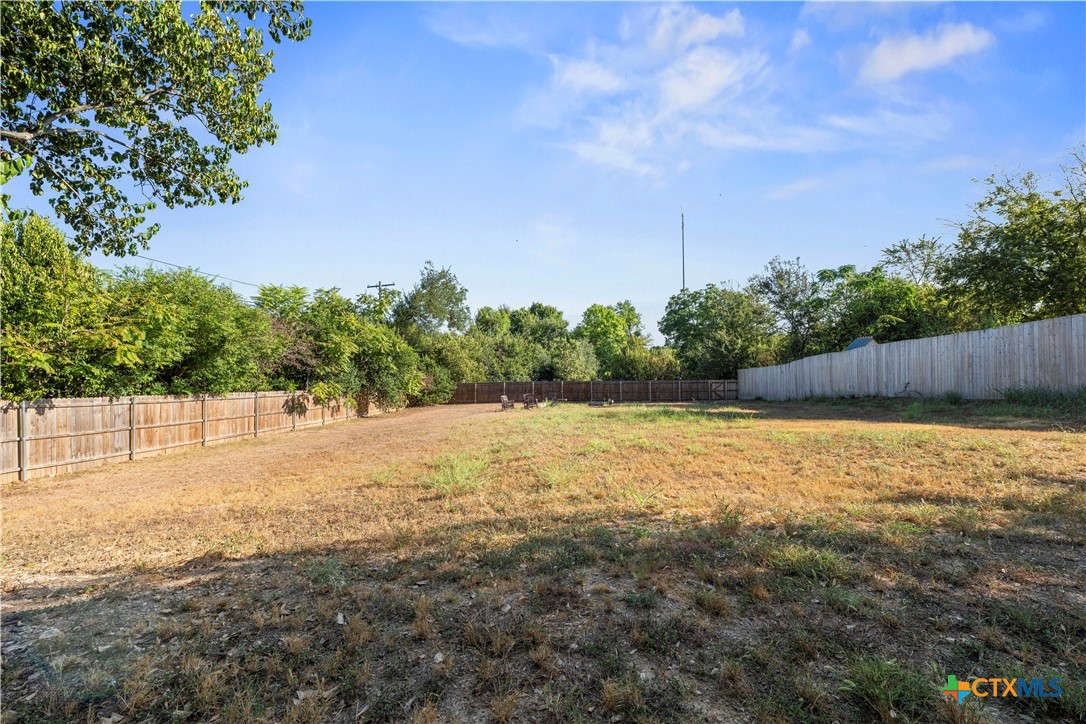 140 E 15th Avenue Property Photo 24
