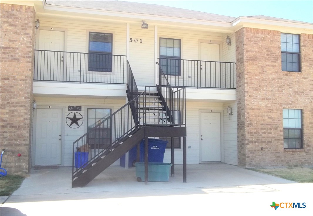 501 Bermuda D Property Photo 1
