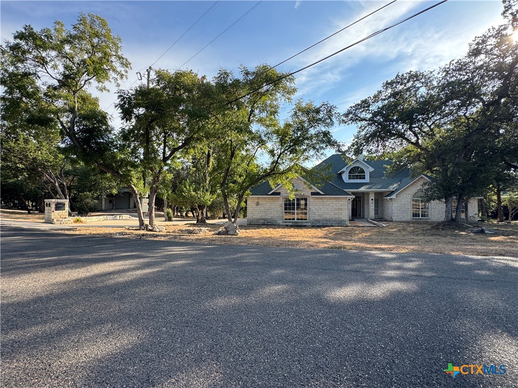 5008 Lakeaire Circle Property Photo 5