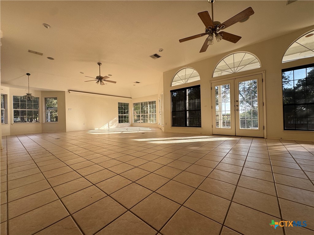 5008 Lakeaire Circle Property Photo 7