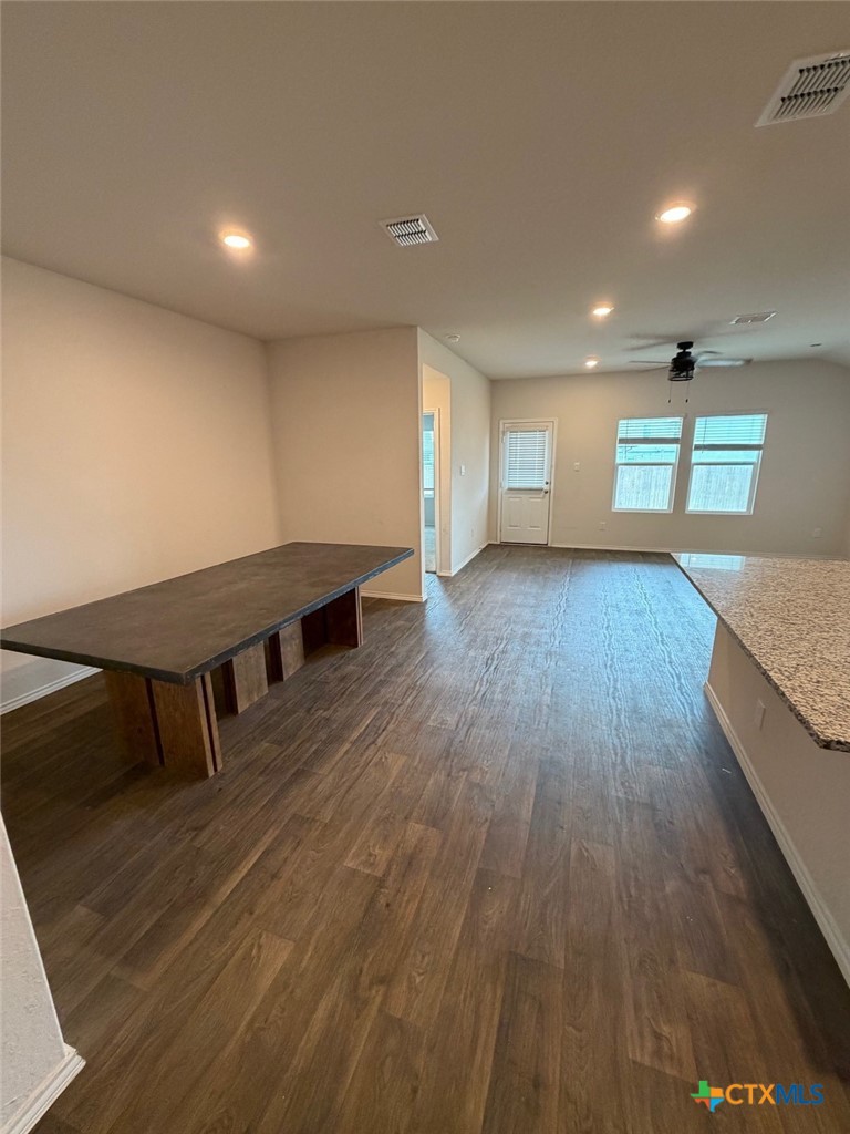 384 Trent Drive Property Photo 5
