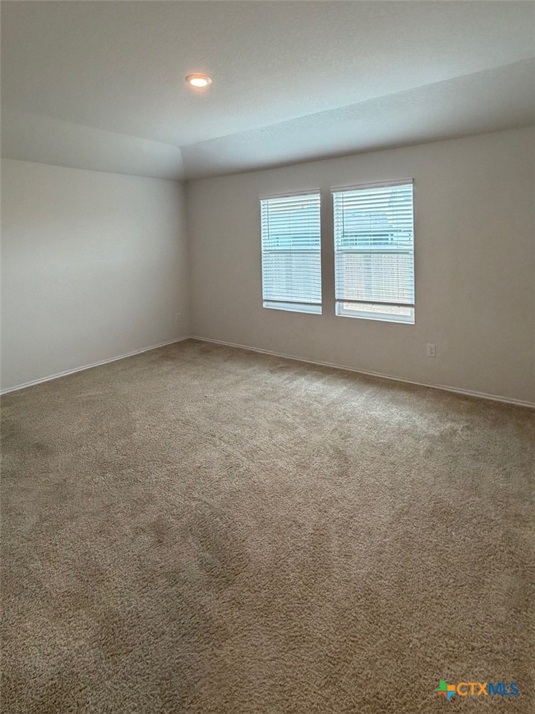 384 Trent Drive Property Photo 6
