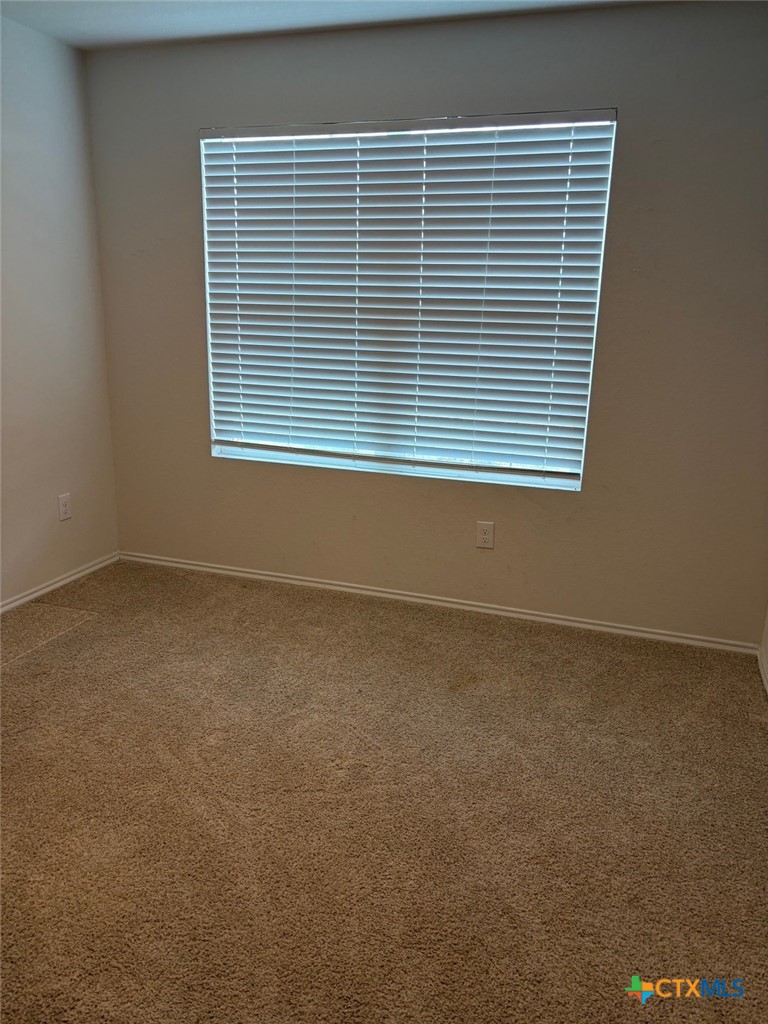 384 Trent Drive Property Photo 9