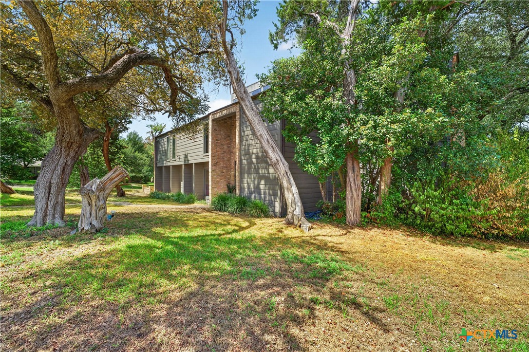 4000 Wendy Oaks Drive Property Photo 2