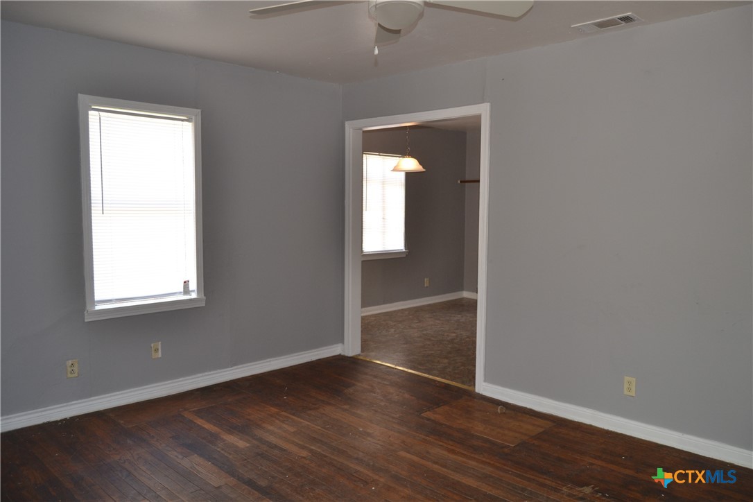 709 Northside Drive Property Photo 3