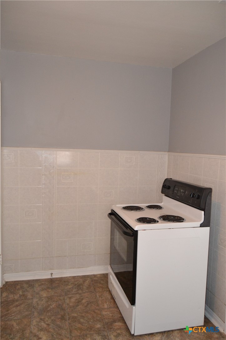 709 Northside Drive Property Photo 7