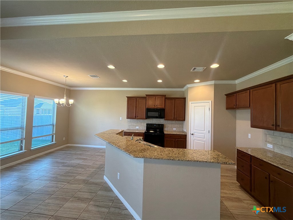 516 Wyndcrest Drive Property Photo 12