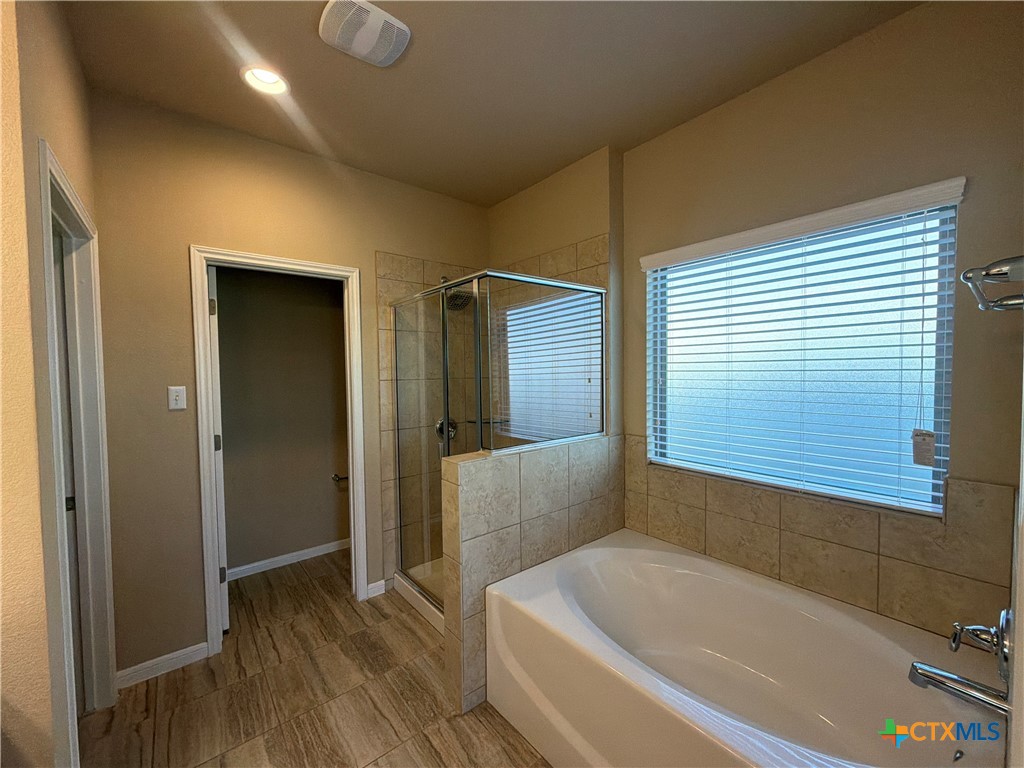 516 Wyndcrest Drive Property Photo 20