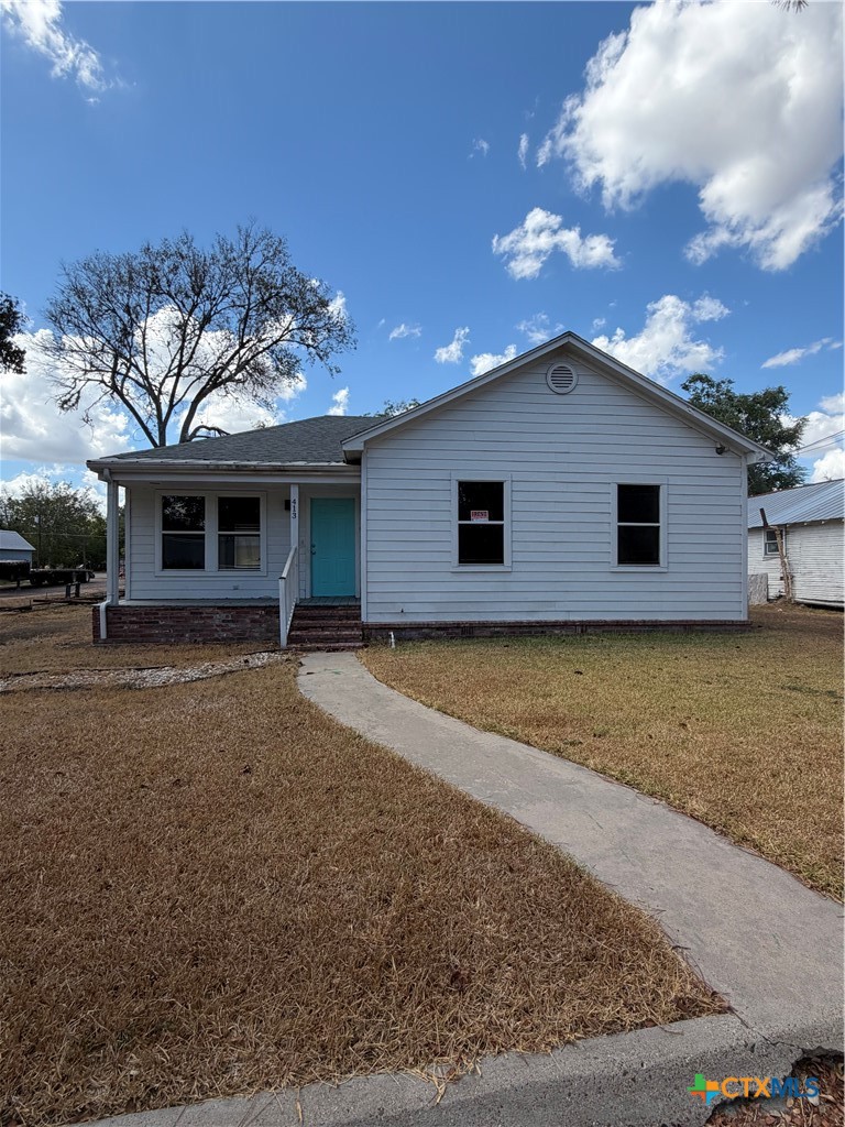 413 W Hamilton Property Photo 1