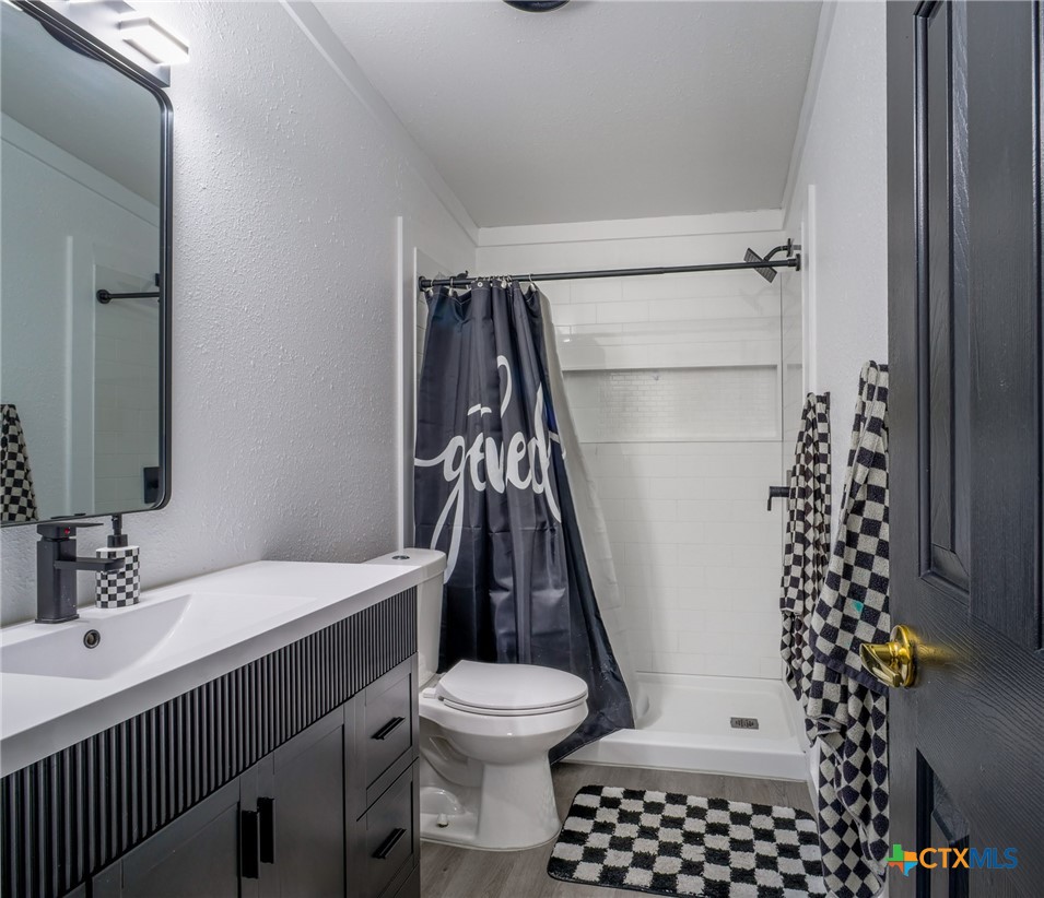 327 County Road 332 Property Photo 22