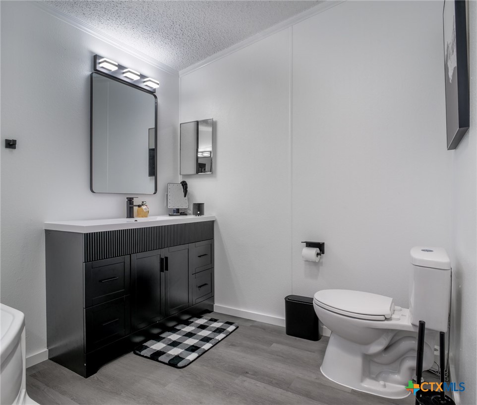 327 County Road 332 Property Photo 23