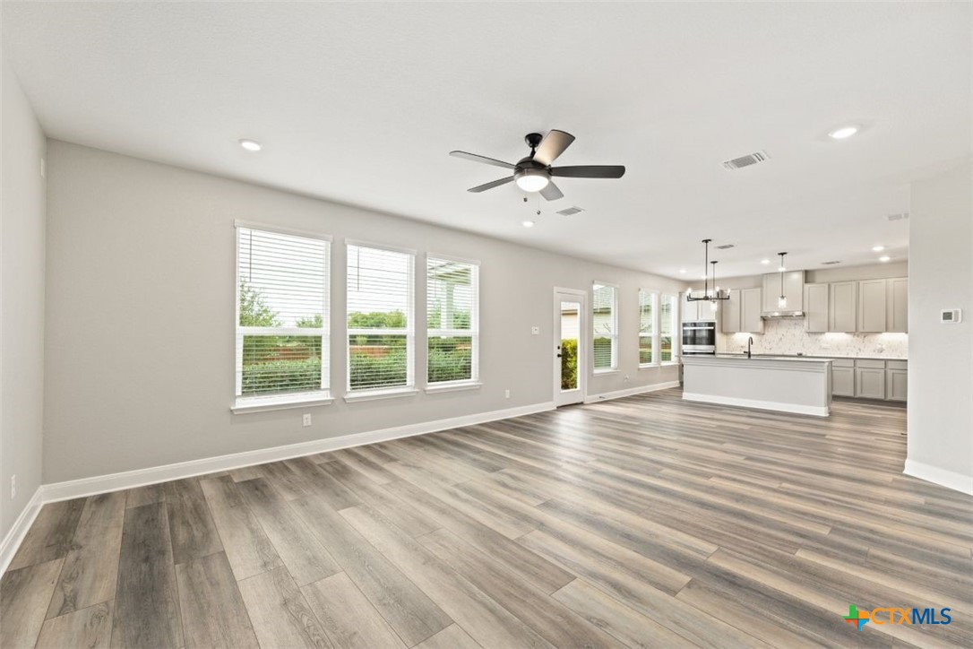 2105 Jadd Street Property Photo 7