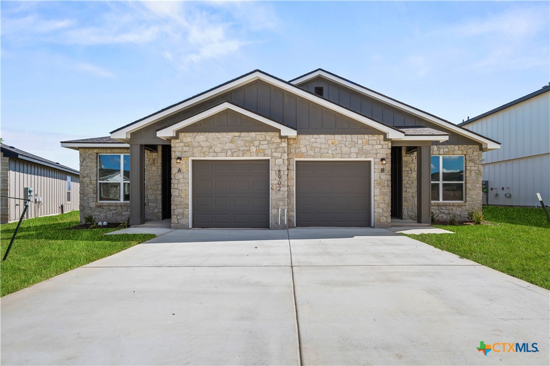 8902 Little Leaf Mulberry Drive Property Photo 1