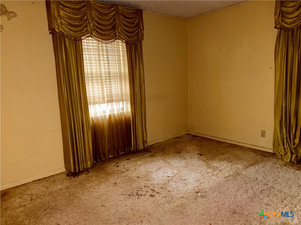 1325 Rose Ave Property Photo 6