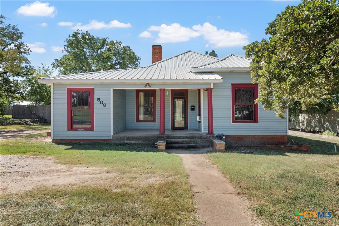 506 E Main Street Property Photo 1