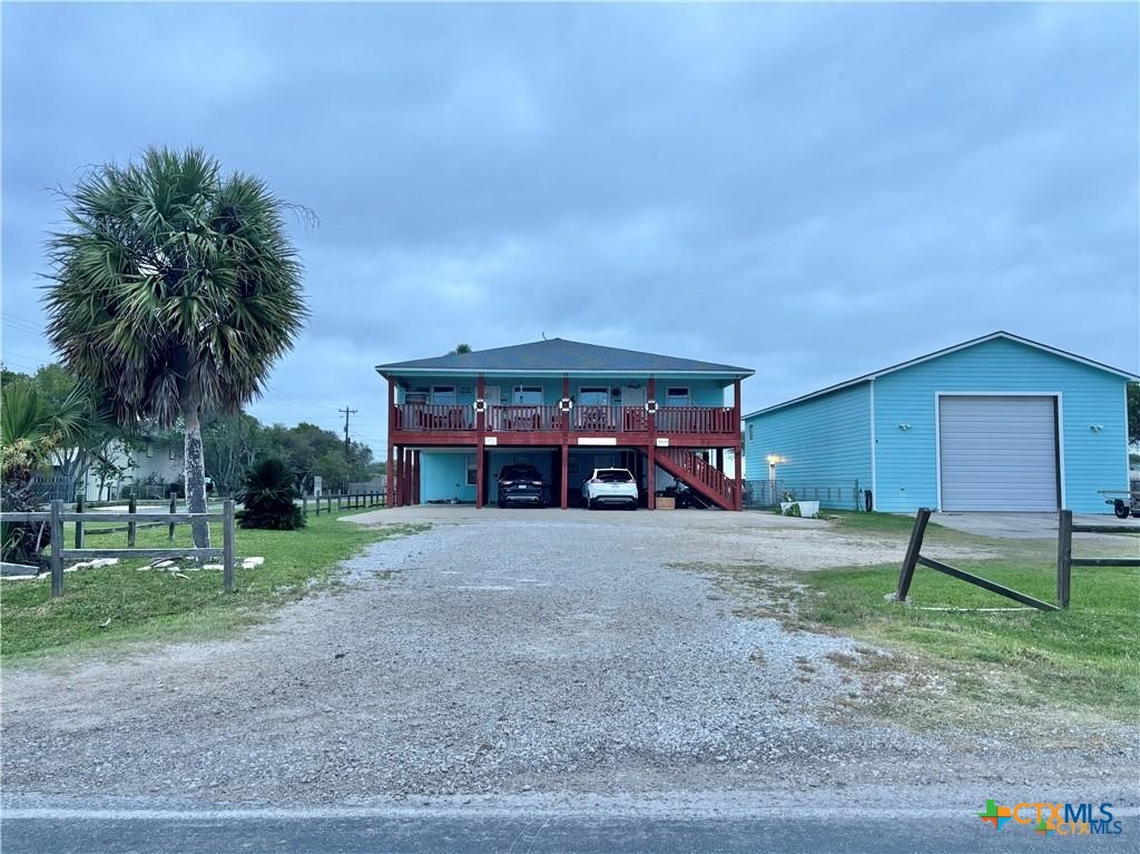 512 W Adams Street Property Photo 4
