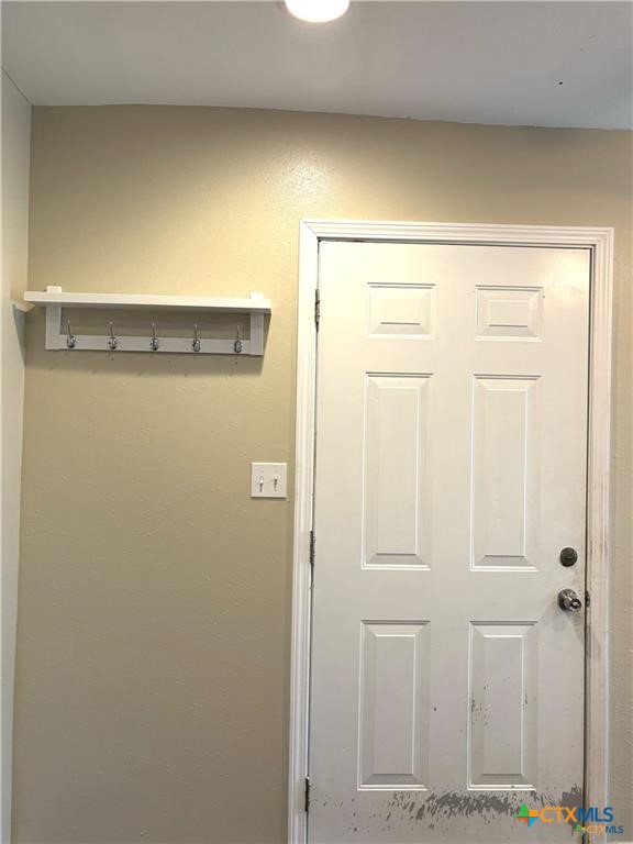 512 W Adams Street Property Photo 10