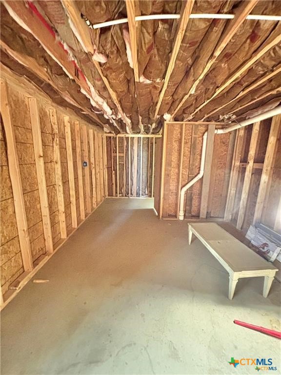 512 W Adams Street Property Photo 17