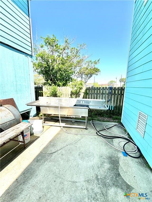 512 W Adams Street Property Photo 19