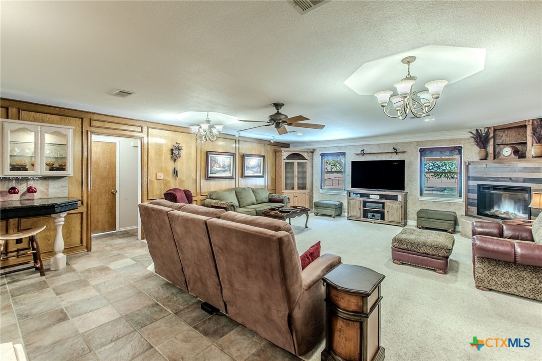10941 Moffat Road Property Photo 5
