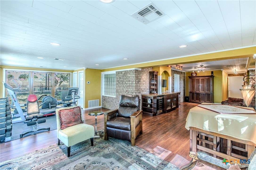 10941 Moffat Road Property Photo 15
