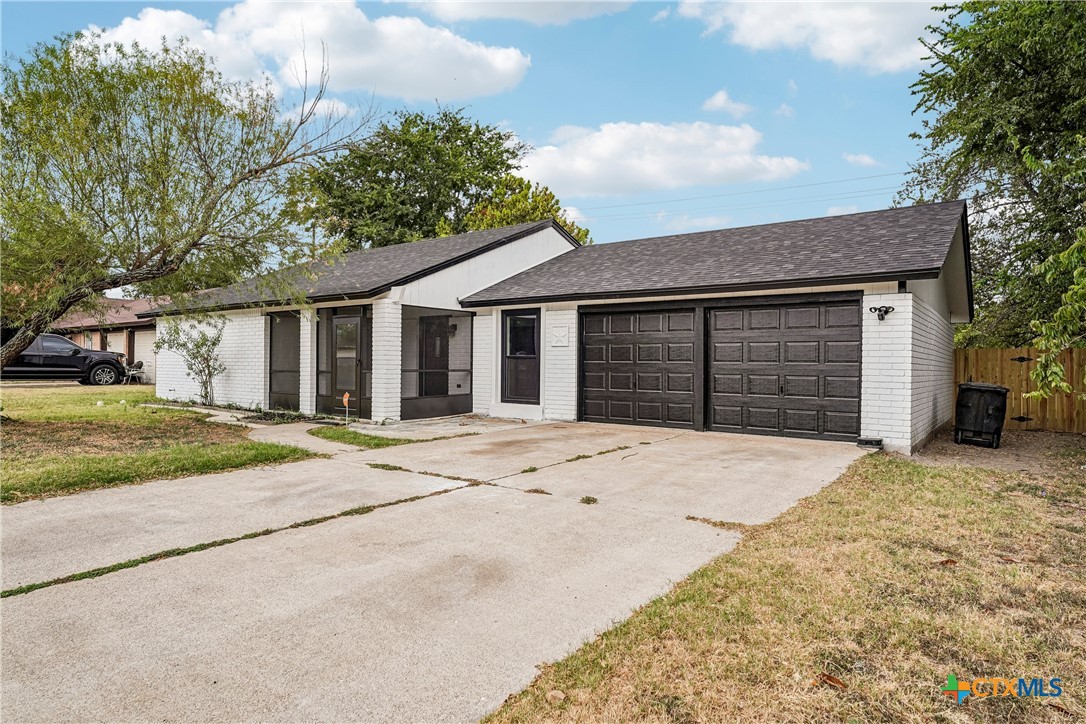 612 W Mary Jane Drive Property Photo 1