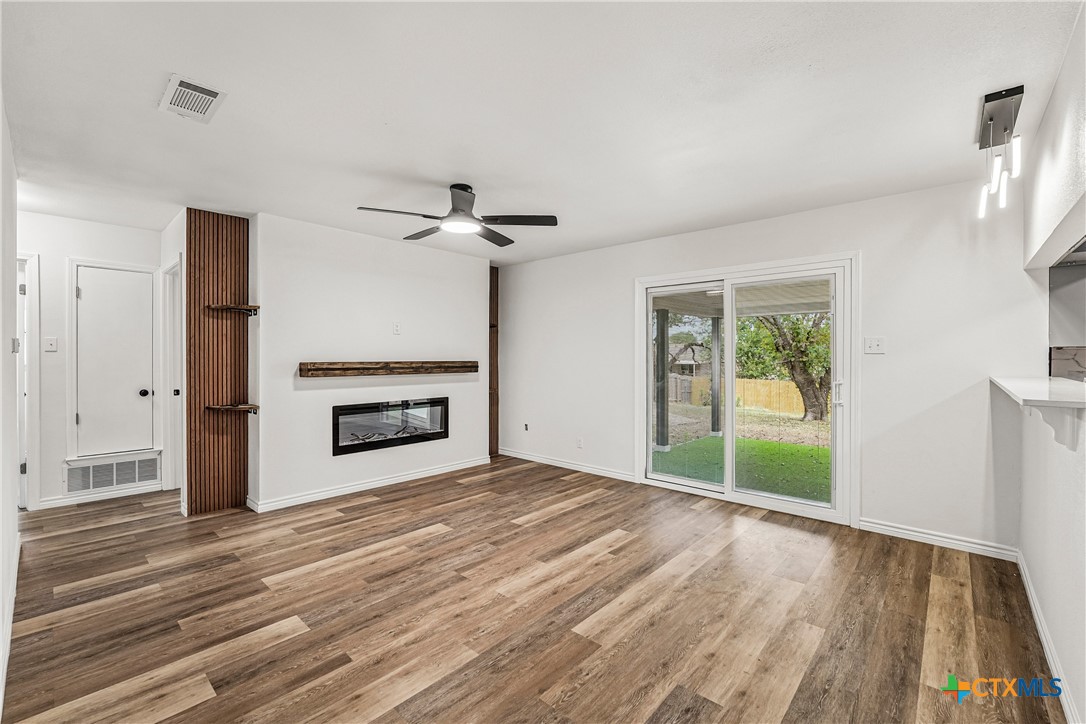 612 W Mary Jane Drive Property Photo 3