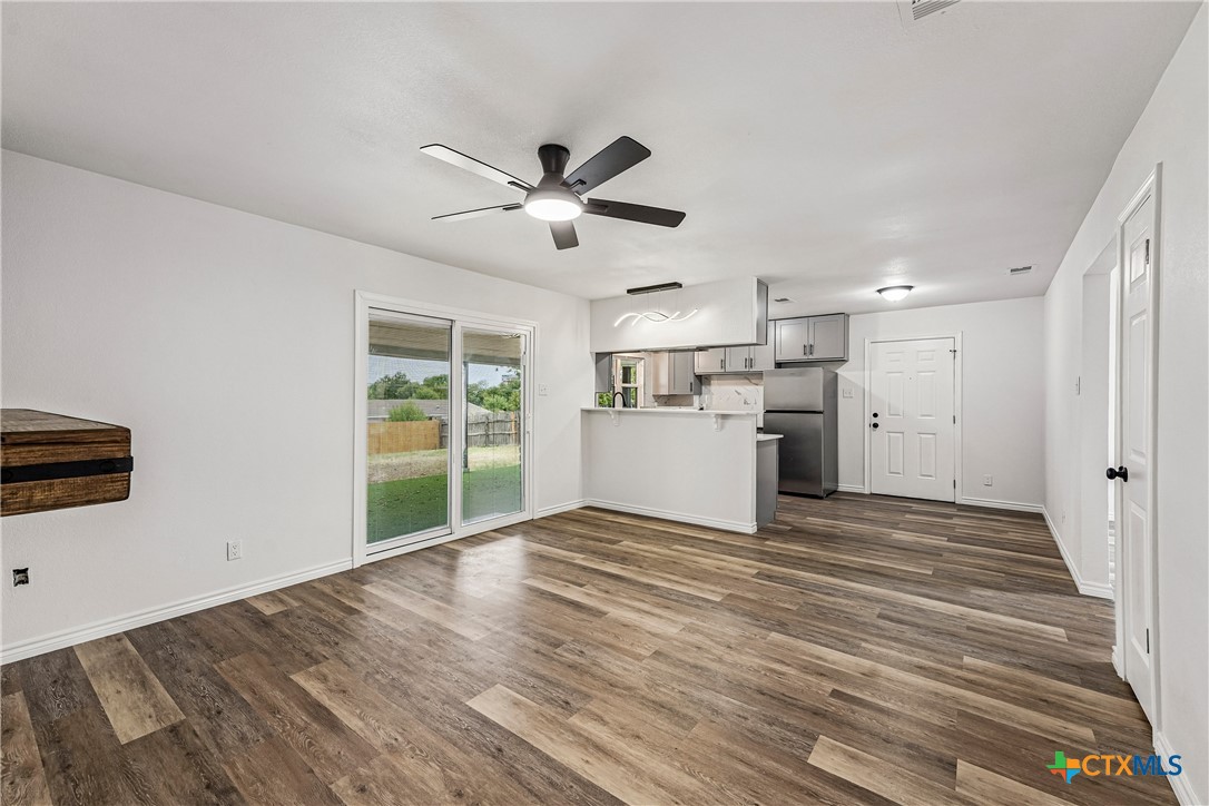 612 W Mary Jane Drive Property Photo 4