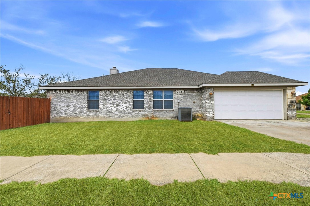 800 Cody James Drive Property Photo 4