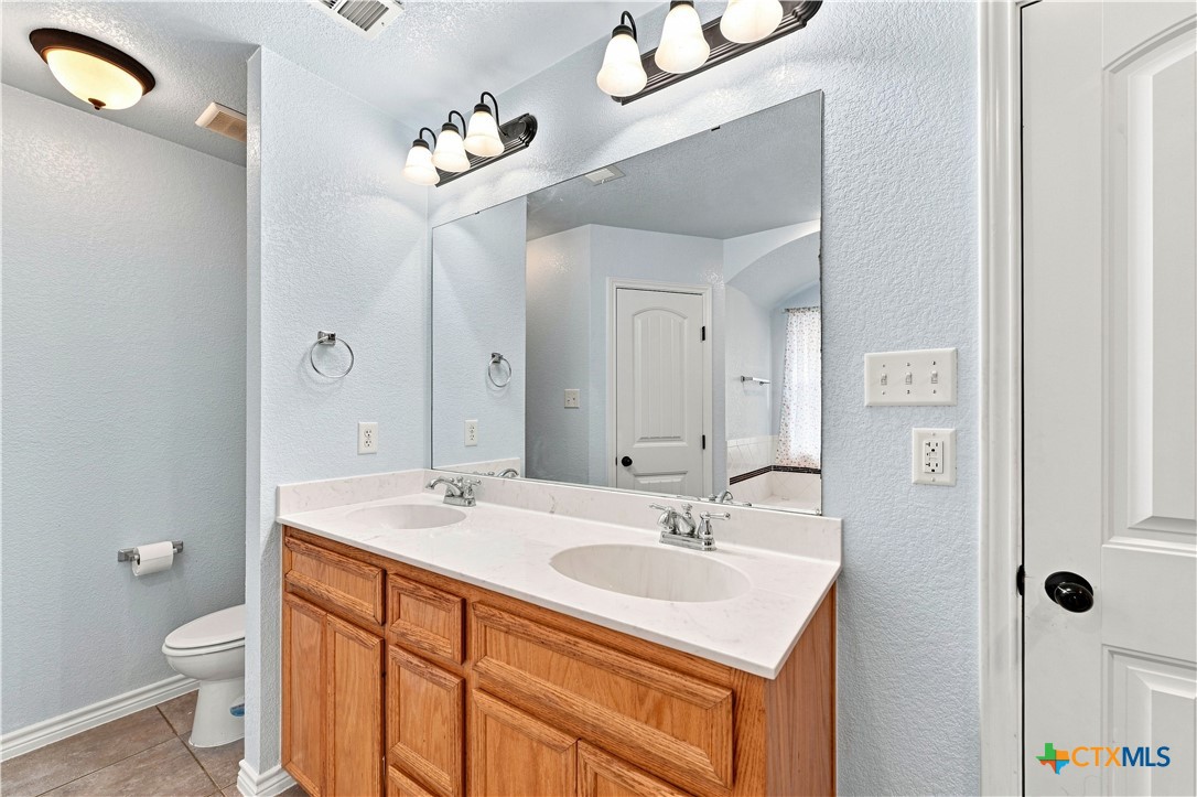 800 Cody James Drive Property Photo 17