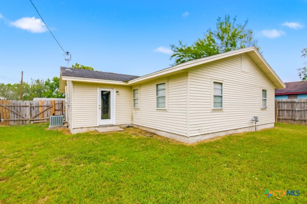 3003 Gayle Street Property Photo 21