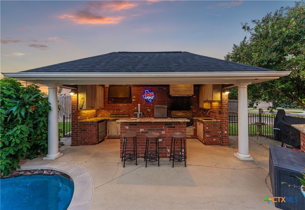 1226 Ambrose Drive Property Photo 4