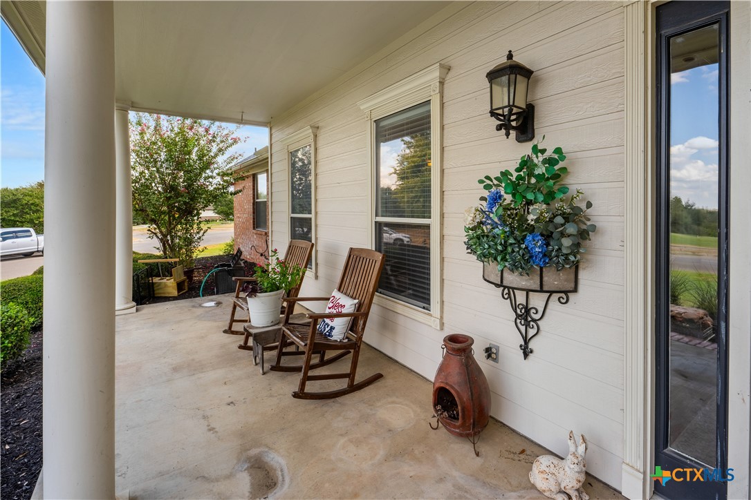 1226 Ambrose Drive Property Photo 5
