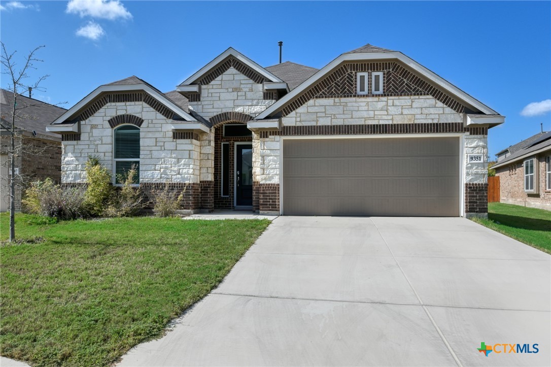 9351 Oxford Shire Property Photo 1