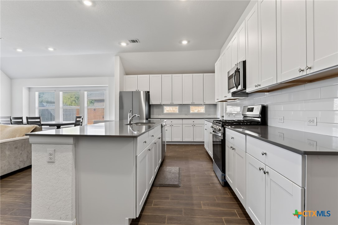 9351 Oxford Shire Property Photo 11