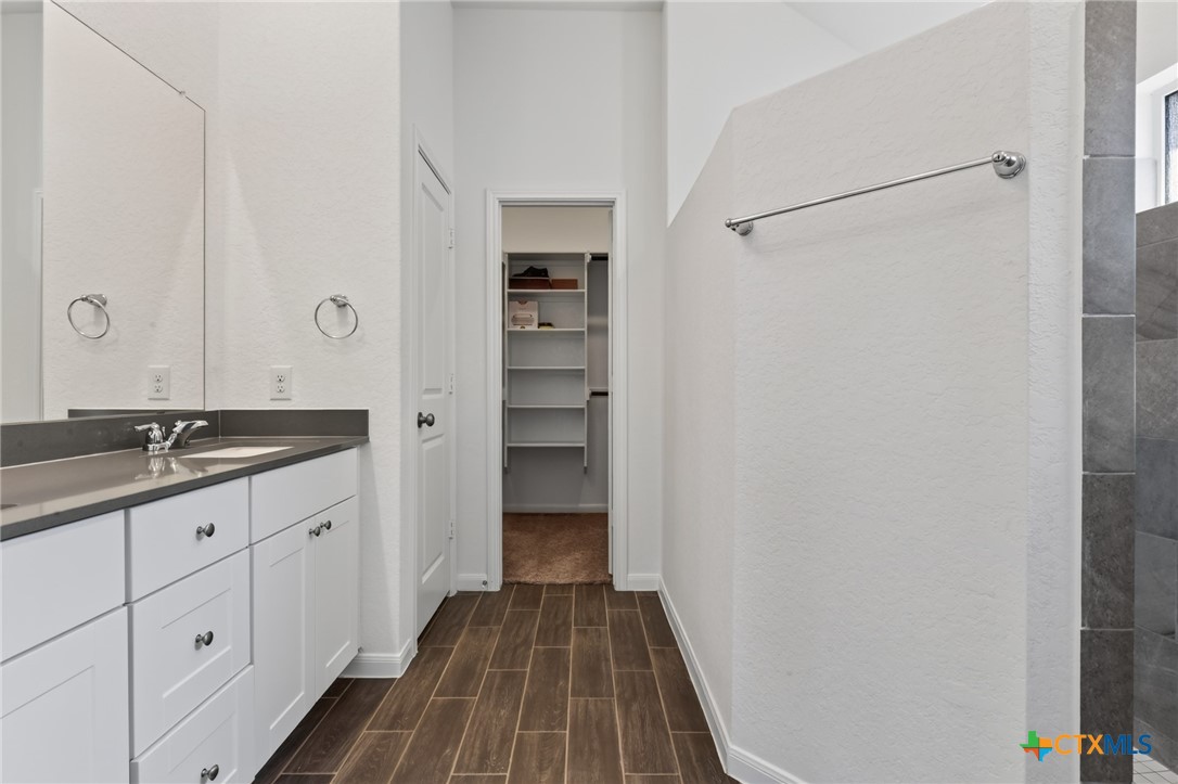 9351 Oxford Shire Property Photo 15