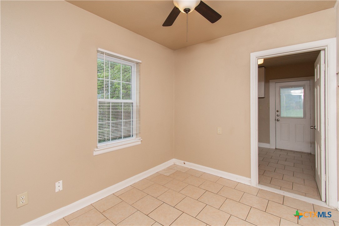 214 E Munroe Avenue Property Photo 5