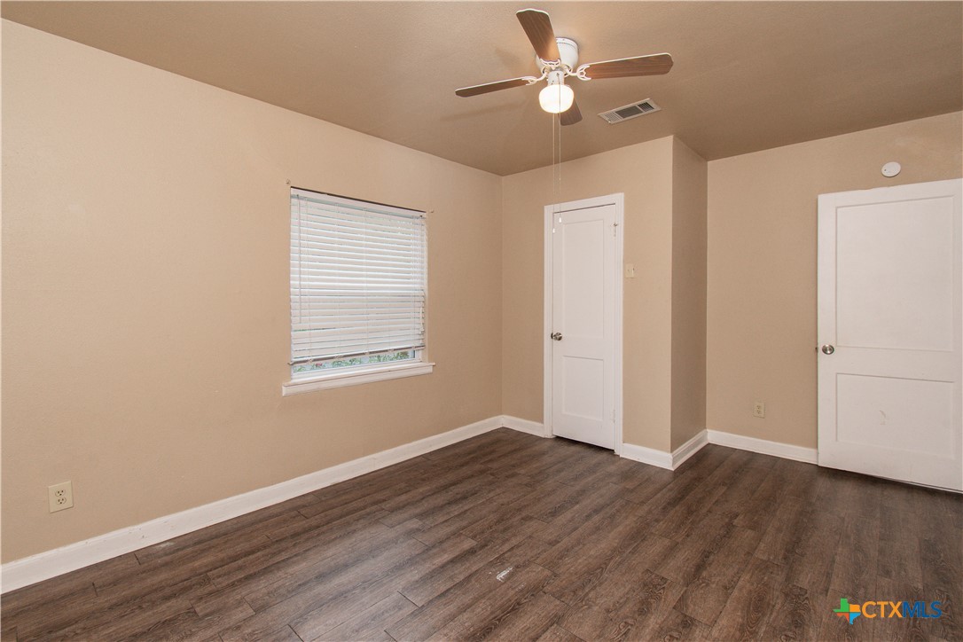 214 E Munroe Avenue Property Photo 9