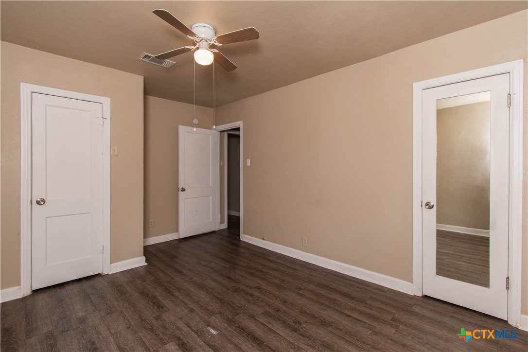 214 E Munroe Avenue Property Photo 11