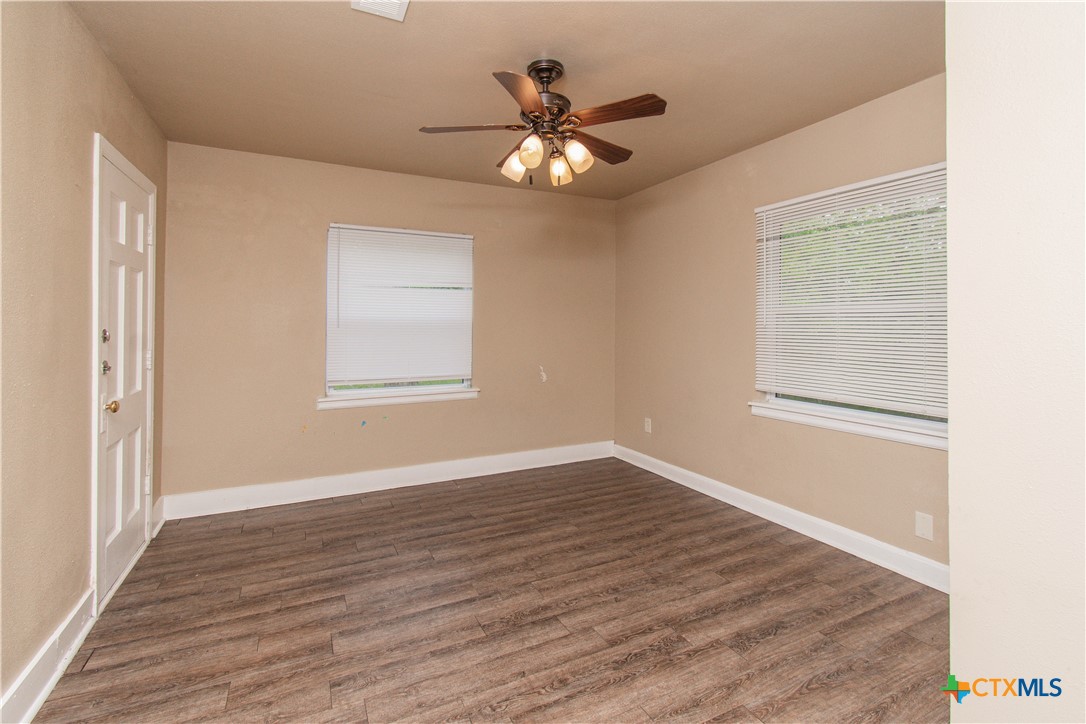 214 E Munroe Avenue Property Photo 16
