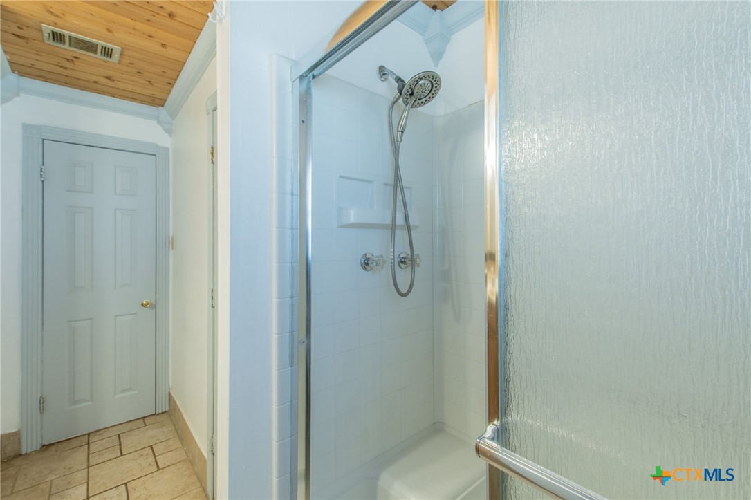 814 E Young Avenue Property Photo 13