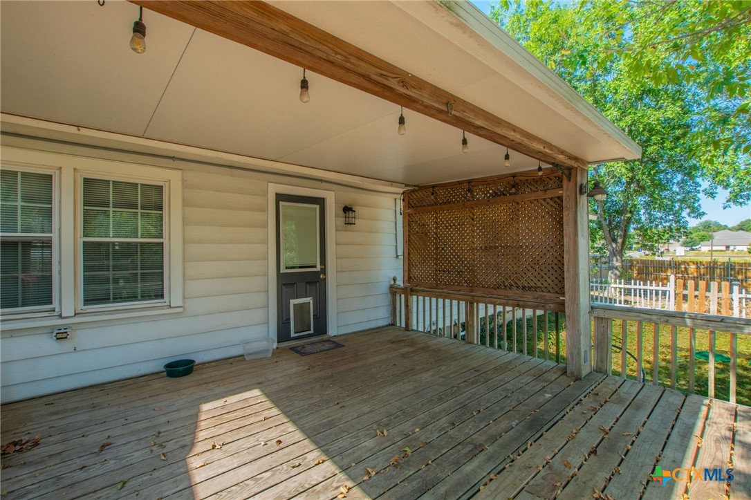 814 E Young Avenue Property Photo 20