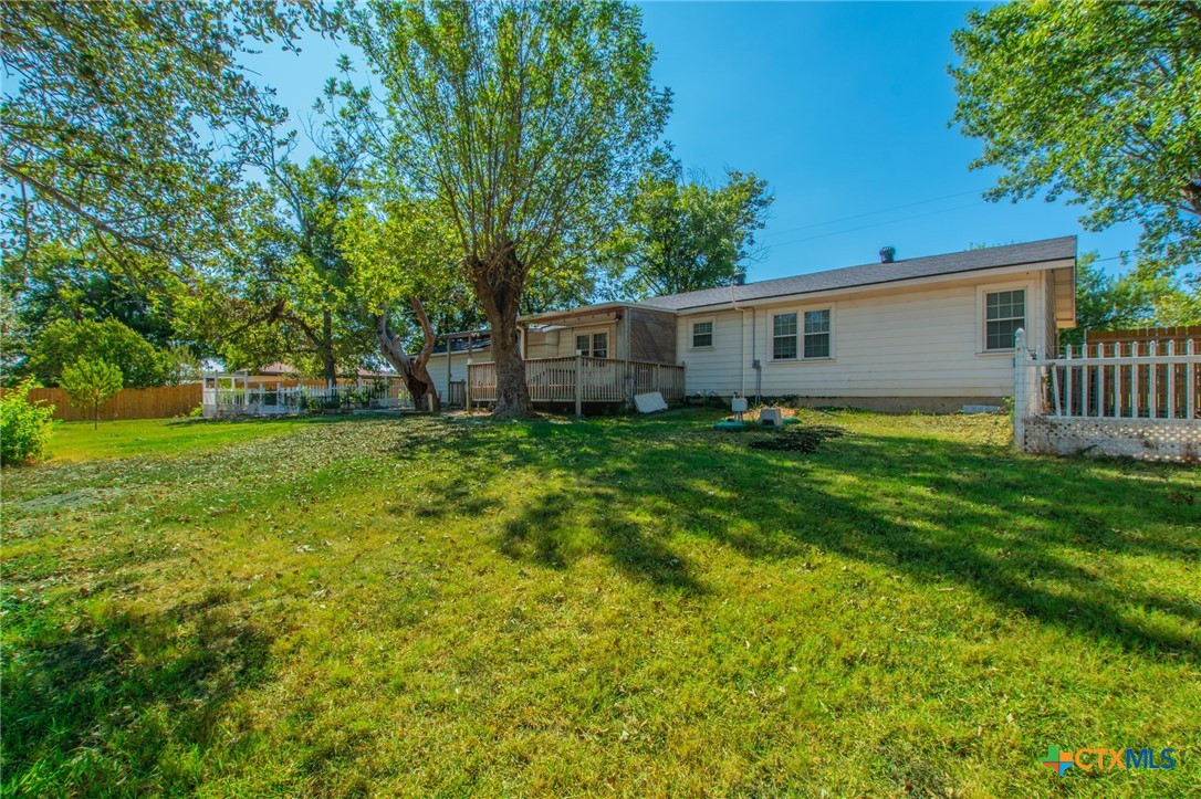 814 E Young Avenue Property Photo 21