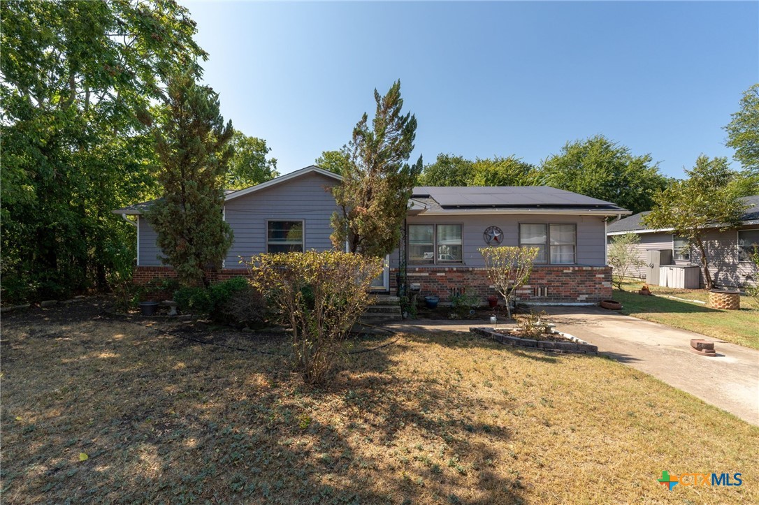 403 W Avenue F Property Photo 1