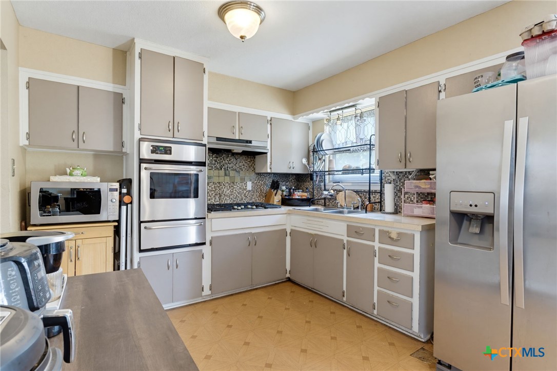 403 W Avenue F Property Photo 8