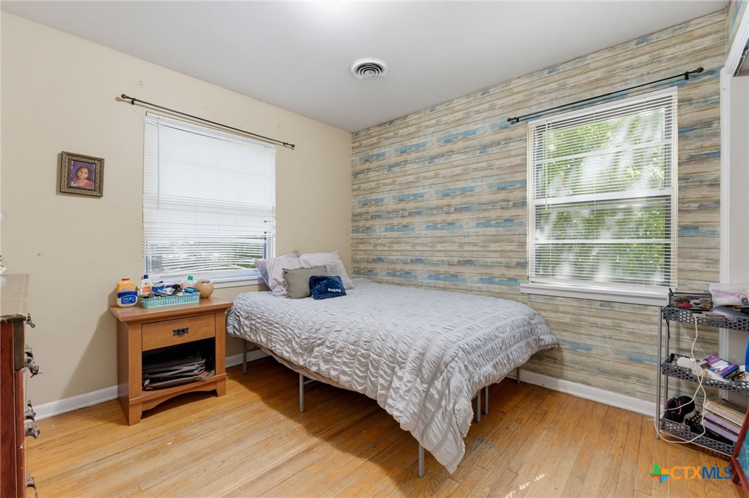 403 W Avenue F Property Photo 15