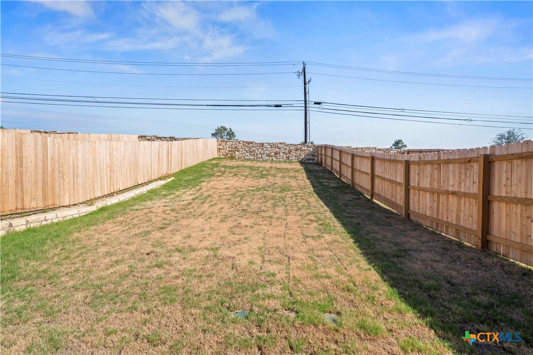 631 Pacific Crest Trail Property Photo 16