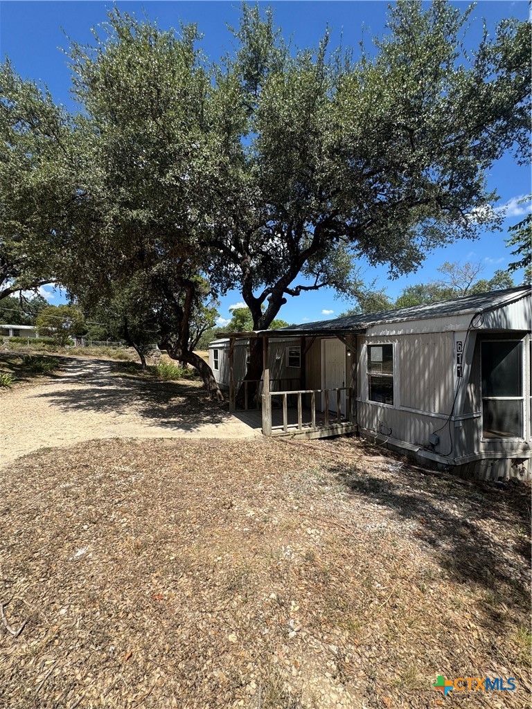 611 Flintstone Drive Property Photo 3